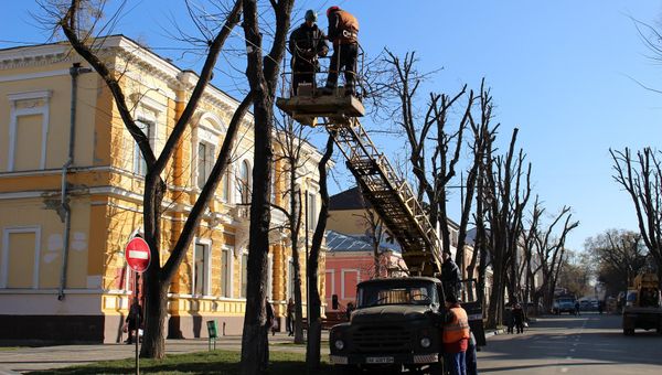 Работа электромонтеров.