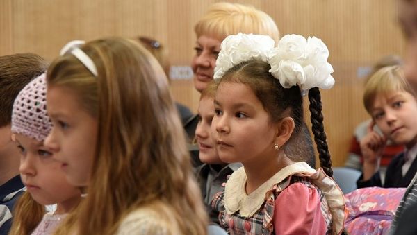 Пресс-конференция главного Деда Мороза России, прибывшего в Крым из Великого Устюга, в мультимедийном пресс-центре МИА Россия сегодня в Симферополе