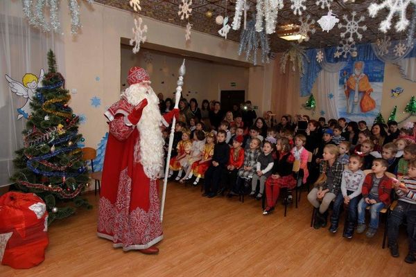 Дед Мороз посетил Центр социальной поддержки дсемей, детей и молодежи в пос. Гвардейское Дед Мороз посетил Центр социальной поддержки дсемей, детей и молодежи в пос. Гвардейское