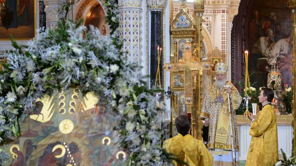 Рождественское богослужение в храме Христа Спасителя. Архив Рождественское богослужение в храме Христа Спасителя. Архив