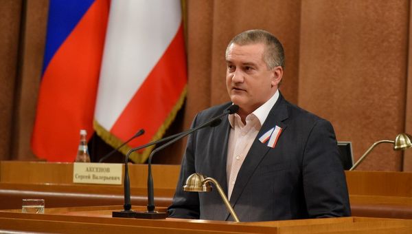 Глава Республики Крым Сергей Аксенов на торжественном собрании, посвященном 25-летию общекрымского референдума