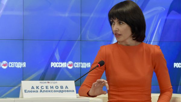 Руководитель Межрегиональной общественной организации Русское единство Елена Аксенова во время видеомоста Симферополь-Москва в пресс-центре МИА Россия сегодня в Симферополе