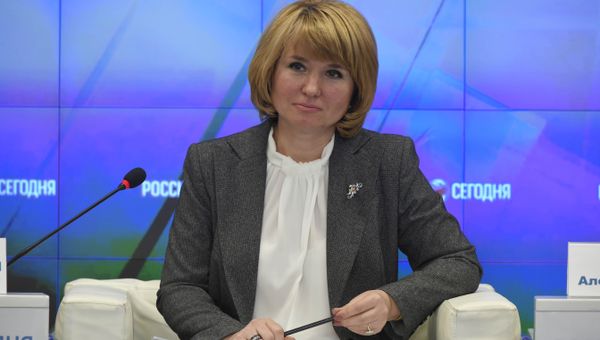 Глава регионального управления Роспотребнадзора Наталья Пеньковская на видеомосте Симферополь-Москва в пресс-центре МИА Россия сегодня