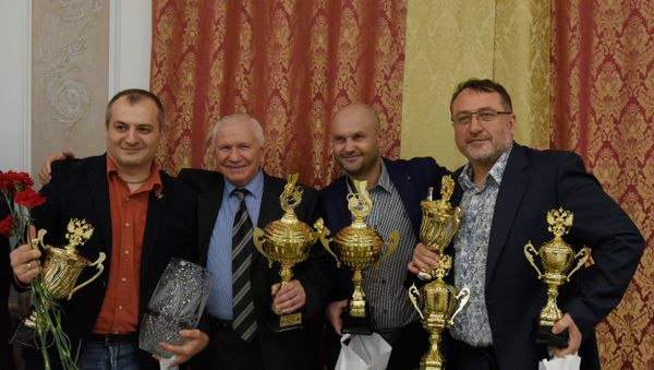 Бал чемпионов - 2015, Симферополь. На фото (слева направо): Артур Айвазян, Рустем Казаков, Сергей Доценко, Богдан Клименко Бал чемпионов - 2015, Симферополь. На фото (слева направо): Артур Айвазян, Рустем Казаков, Сергей Доценко, Богдан Клименко