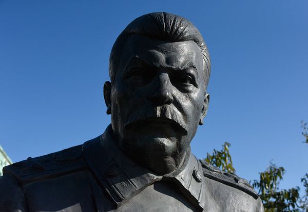 Ливадийский дворец. Памятник большой тройке: Иосиф Сталин