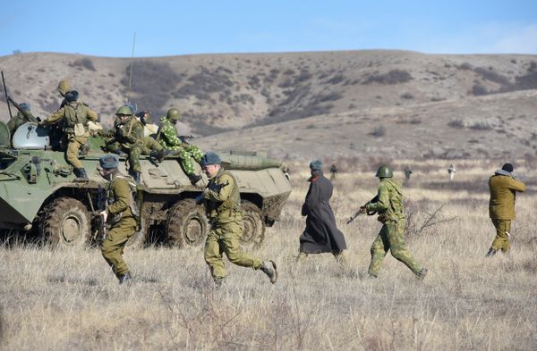 В Симферопольском районе прошла реконструкция одного из боев советских войск в Афганистане, приуроченная ко дню памяти о россиянах, исполнявших служебный долг за пределами Отечества и  27-й годовщине вывода советских войск из республики Афганистан