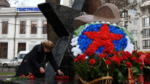 Возложение цветов в Симферополе, приуроченное ко  Дню памяти о россиянах, исполнявших служебный долг за пределами Отечества и 27-й годовщине вывода советских войск из Афганистана