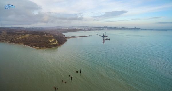 Строительство рабочего моста через Керченский пролив