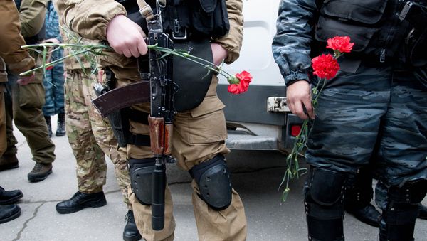 Крымчане провожают в последний путь правоохранителей, погибших на Майдане Крымчане провожают в последний путь правоохранителей, погибших на Майдане