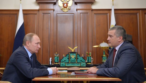 Рабочая встреча президента РФ В. Путина с главой Республики Крым С. Аксеновым