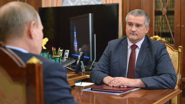 Рабочая встреча президента РФ В. Путина с главой Республики Крым С. Аксеновым