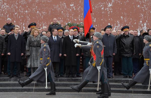 Церемония возложения цветов Могиле Неизвестного Солдата в День защитника Отечества Церемония возложения цветов Могиле Неизвестного Солдата в День защитника Отечества