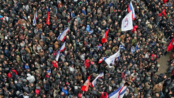 Митинги у здания Верховного совета Крыма Митинги у здания Верховного совета Крыма