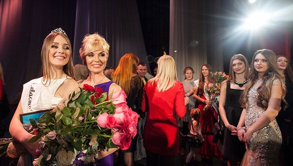 Победительница городского конкурса красоты Севастопольская красавица - 2016  Василина Непран с мамой Марией Горелик