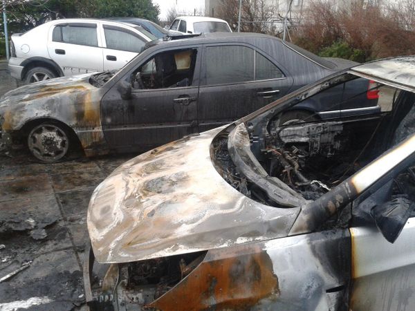 Сгоревшие автомобили. Большая Ялта