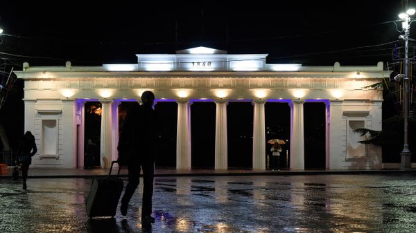 Севастополь в вечернее время. Графская пристань.
