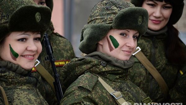 В России в преддверии Международного женского дня впервые прошел конкурс профессионального мастерства для женщин-военнослужащих.