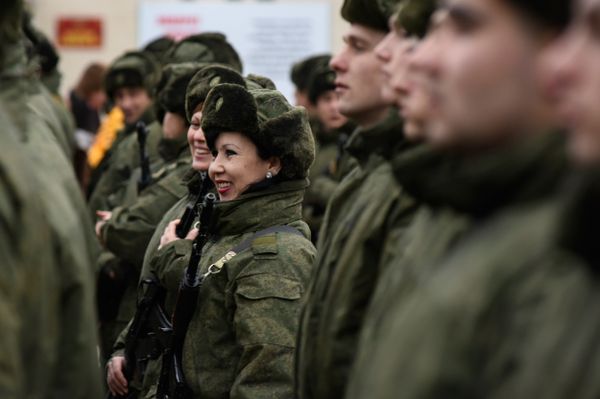 Женщины - военнослужащие в Крыму Женщины - военнослужащие в Крыму