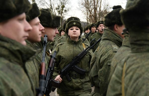 Женщины - военнослужащие в Крыму Женщины - военнослужащие в Крыму