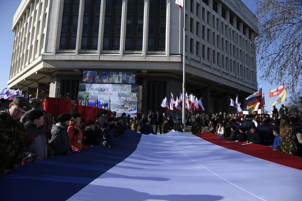 Митинг в Симферополе в честь второй годовщины референдума 2014 года