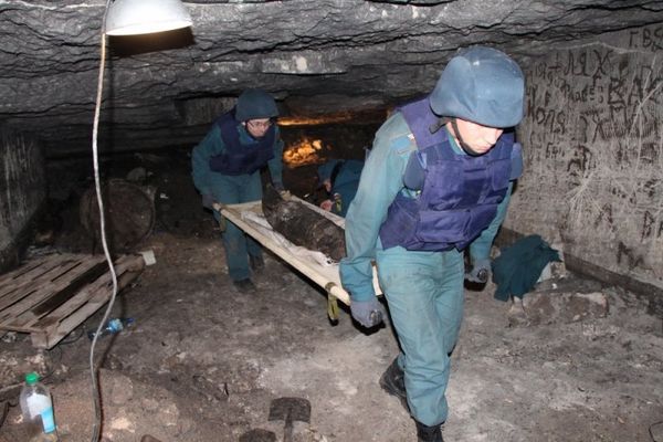 Пиротехники обезвредили 16 авиабомб из Багеровских каменоломен Керчи