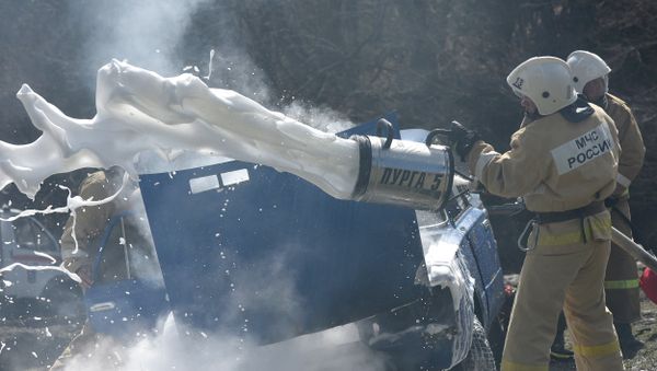 Тренировка МЧС по тушению лесного пожара Тренировка МЧС по тушению лесного пожара