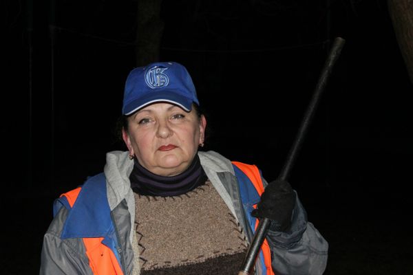 Уборка мусора в Симферополе. Дворник Марина Чес