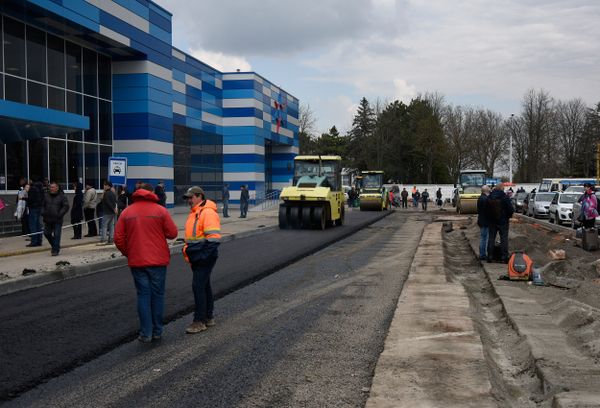 Работы по реконструкции аэропорта в Симферополе