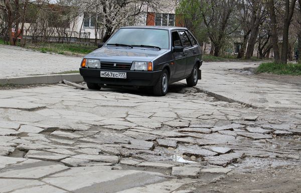 Междворовые проезды, ул. Б. Куна,2 в Симферополе