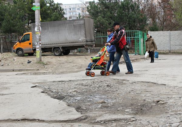 Междворовые проезды, ул. Б. Куна, 4 в Симферополе