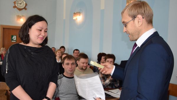 Трое детей-сирот из Евпатории получили квартиры