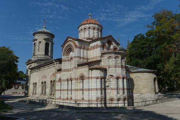 Церковь Иоанна Предтечи в Керчи - один из старейших храмов Крыма. Точное время строительства объекта не известно.