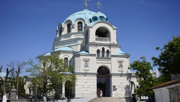 Собор святого Николая в Евпатории может одновременно принять до 2 тыс человек.