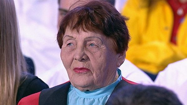 Алевтина Рапацевич во время прямой линии с Владимиром Путиным