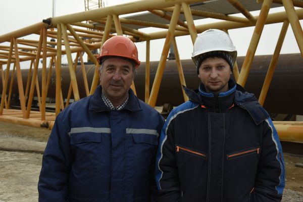 Строительство моста через Керченский пролив. Отец и сын: Василий Иванович и Андрей Кравченко.