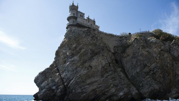 Замок-дворец Ласточкино гнездо