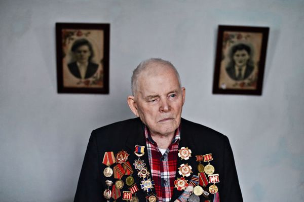 Ветеран Великой Отечественной войны Михаил Радченко у себя дома в посёлке Аджимушкай, Керчь Ветеран Великой Отечественной войны Михаил Радченко у себя дома в посёлке Аджимушкай, Керчь