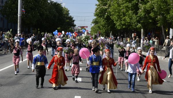 Первомайская демонстрация в Симферополе