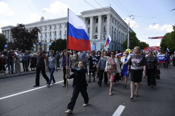 Первомайская демонстрация в Симферополе