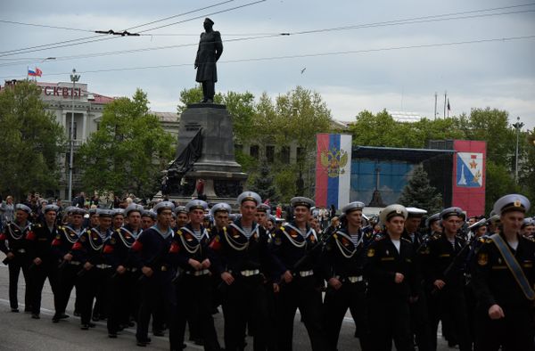 Репетиция военного парада в честь Дня Победы в Севастополе