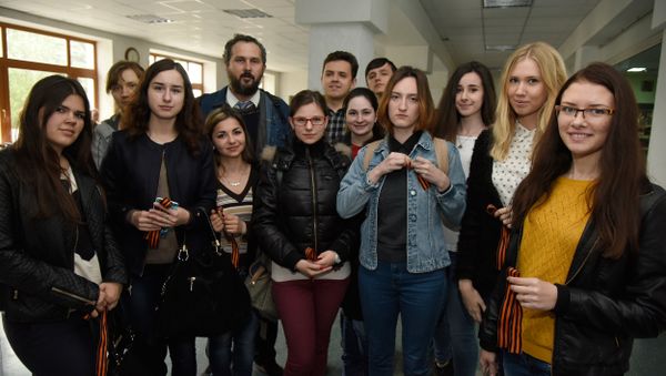 Таврическая академия КФУ. Вручение георгиевских лент в рамках всероссийской акции.