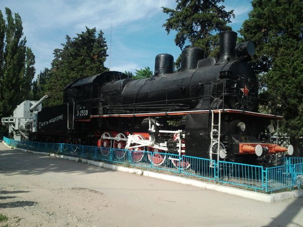 Памятник бронепоезду Железняков в Севастополе