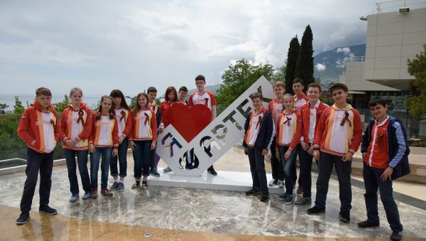 Акция Георгиевская ленточка  в международном детском центре Артек