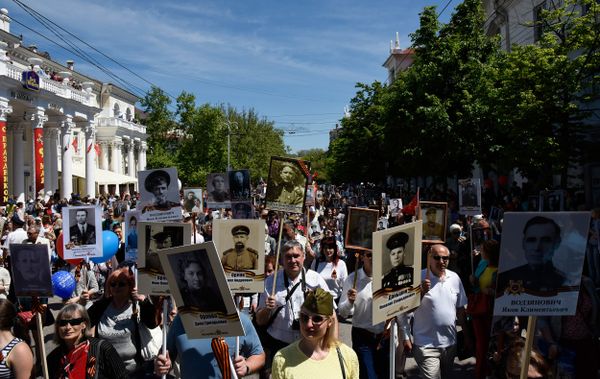 Шествие Бессмертного полка в Севастополе.