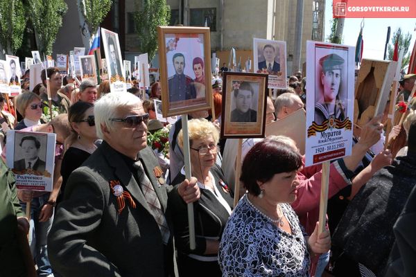 Акция Бессмертный полк в Керчи