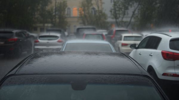 Сильный дождь в Москве