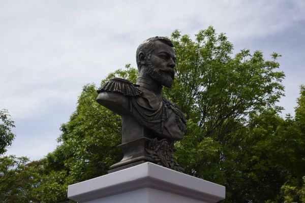В Евпатории открыли бюст императору Николаю II