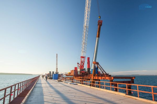 Сооружение опор Крымского моста