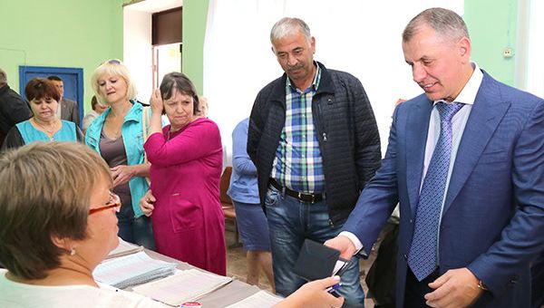 Предварительное голосование партии Единая Россия. Председатель Госсовета Крыма Владимир Константинов