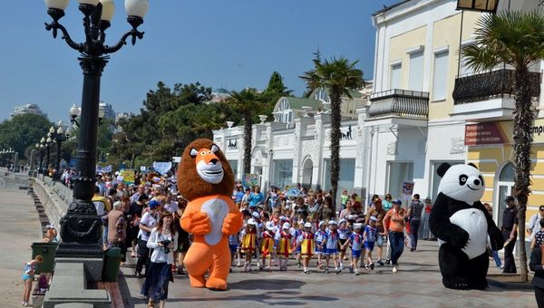 Парад дошколят в Ялте